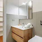 Exclusive 4 Bedrooms In Brera Apartment