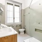 Exclusive 4 Bedrooms In Brera Apartment *