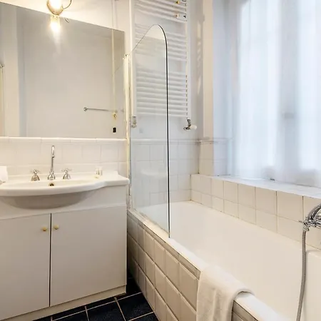 Exclusive 4 Bedrooms In Brera Apartamento Milão