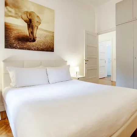 Exclusive 4 Bedrooms In Brera Apartamento Milão